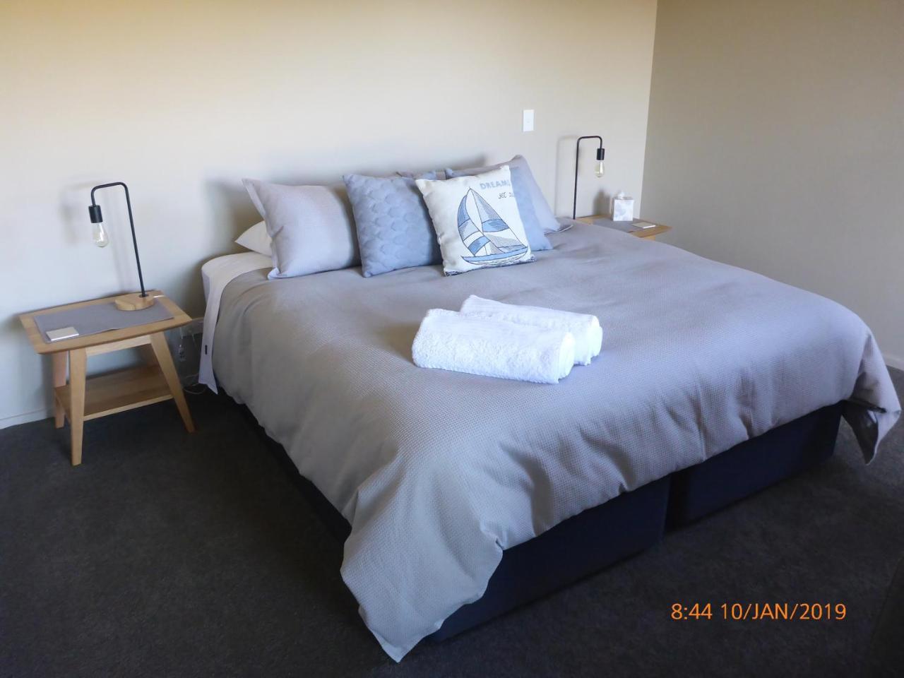 Fran And Frankie'S Bed & Breakfast Luggate Εξωτερικό φωτογραφία